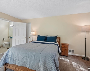945 Juniper - Photo Thumbnail 28