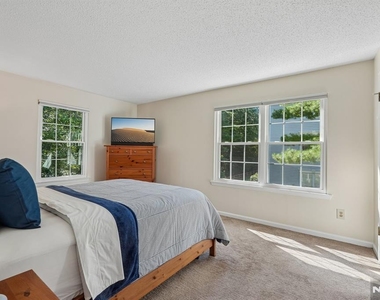 945 Juniper - Photo Thumbnail 22