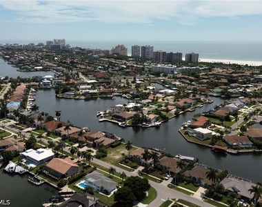 200 Copperfield Court - Photo Thumbnail 7