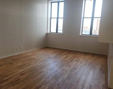 840 River - Photo Thumbnail 5
