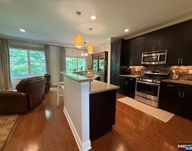 1206 Whitney - Photo Thumbnail 5