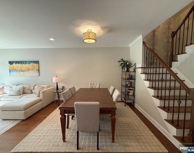 1206 Whitney - Photo Thumbnail 4