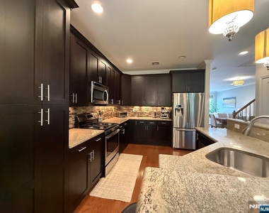 1206 Whitney - Photo Thumbnail 7