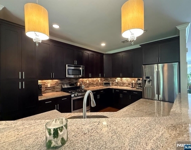1206 Whitney - Photo Thumbnail 8