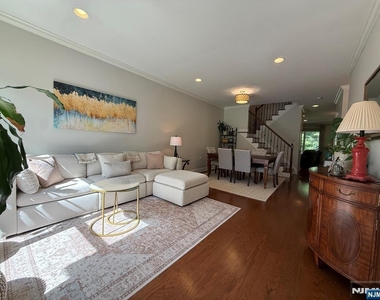 1206 Whitney - Photo Thumbnail 1