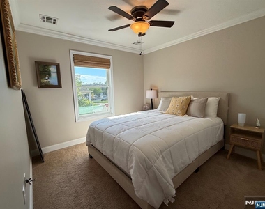 1206 Whitney - Photo Thumbnail 24