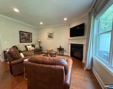 1206 Whitney - Photo Thumbnail 10