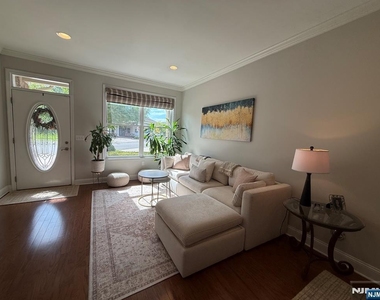 1206 Whitney - Photo Thumbnail 2