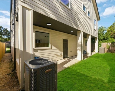 5827 Polly Unit B Street - Photo Thumbnail 13