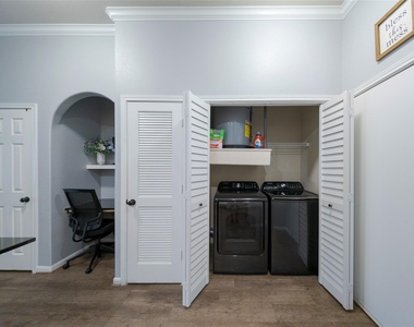 1441 East Street - Photo Thumbnail 14