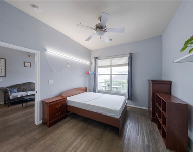 1441 East Street - Photo Thumbnail 15