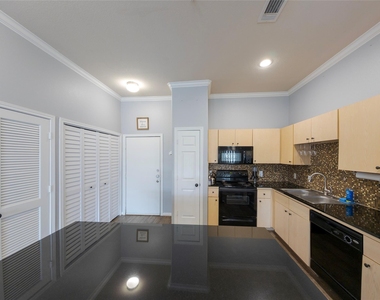 1441 East Street - Photo Thumbnail 8