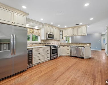 33 Randolph - Photo Thumbnail 15