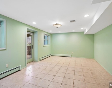 33 Randolph - Photo Thumbnail 36