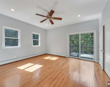 551 E Shore - Photo Thumbnail 12