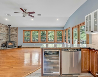 551 E Shore - Photo Thumbnail 8