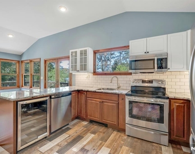 551 E Shore - Photo Thumbnail 7