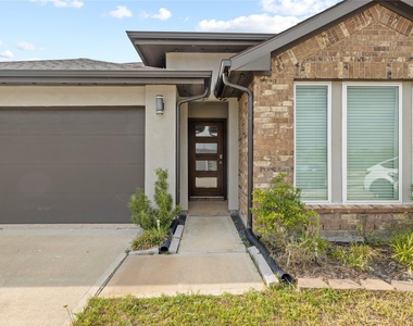 6722 Bradford Terrace Road - Photo Thumbnail 4