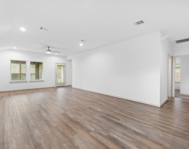 6722 Bradford Terrace Road - Photo Thumbnail 13