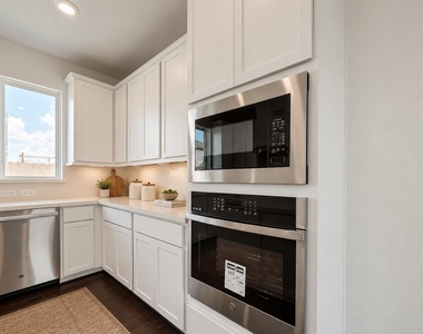 9311 Baradine Grove Lane - Photo Thumbnail 8