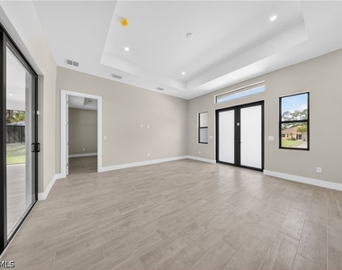 708 Greenwood Avenue - Photo Thumbnail 12