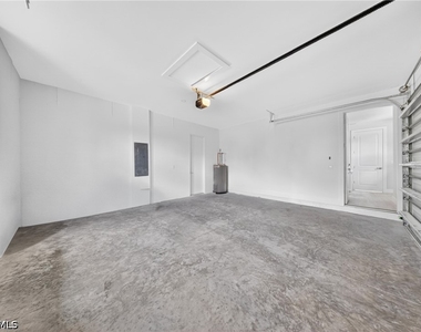 708 Greenwood Avenue - Photo Thumbnail 32