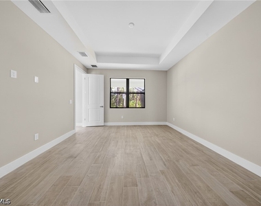 708 Greenwood Avenue - Photo Thumbnail 20