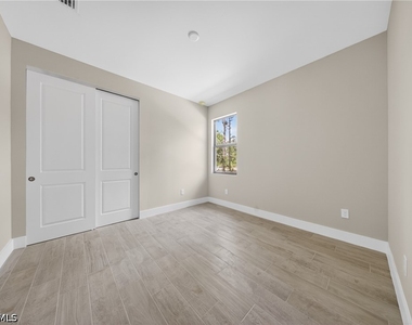 708 Greenwood Avenue - Photo Thumbnail 14