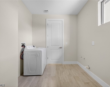 708 Greenwood Avenue - Photo Thumbnail 30
