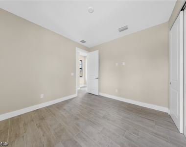 708 Greenwood Avenue - Photo Thumbnail 18