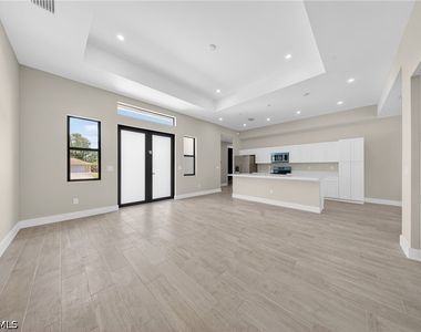 708 Greenwood Avenue - Photo Thumbnail 10