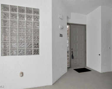 765 Bentwater Circle - Photo Thumbnail 41