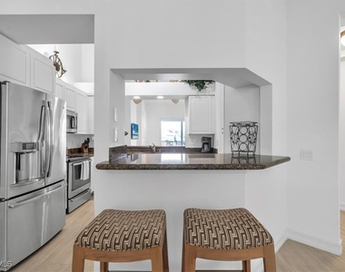 765 Bentwater Circle - Photo Thumbnail 14