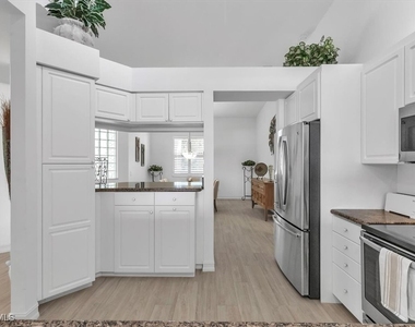 765 Bentwater Circle - Photo Thumbnail 8