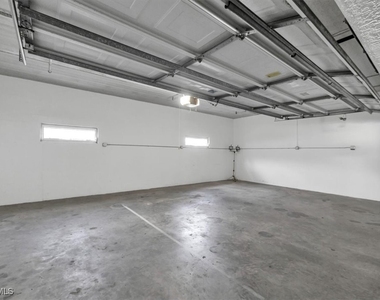 765 Bentwater Circle - Photo Thumbnail 28