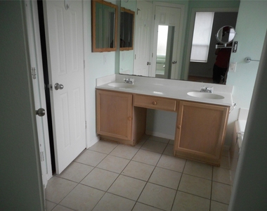 723 Levi Bend - Photo Thumbnail 9