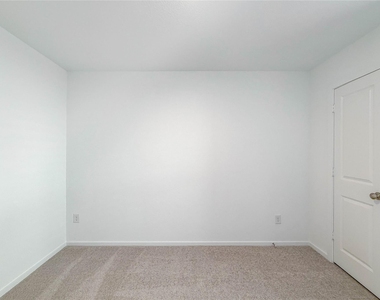1514 Golden Iris Drive - Photo Thumbnail 15