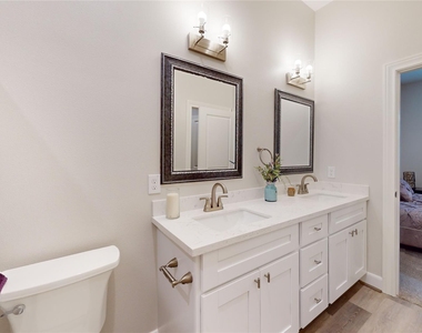 504 Nursery Rd - Photo Thumbnail 6