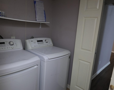 5625 Antoine Drive - Photo Thumbnail 7