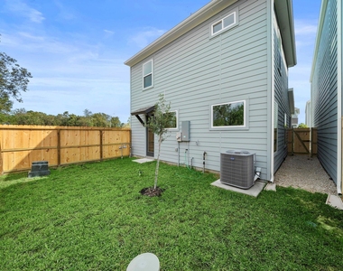 8120 Esther Acres Lane - Photo Thumbnail 26