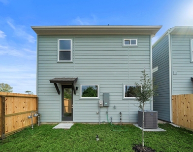 8120 Esther Acres Lane - Photo Thumbnail 27
