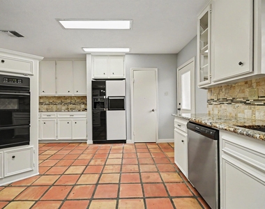 1002 Pampa Street - Photo Thumbnail 14