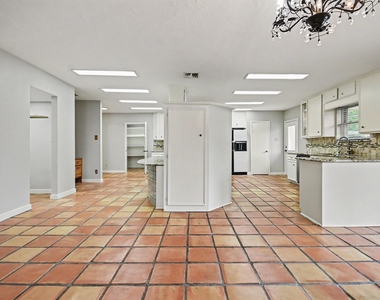 1002 Pampa Street - Photo Thumbnail 19