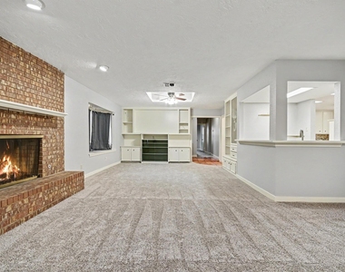 1002 Pampa Street - Photo Thumbnail 6