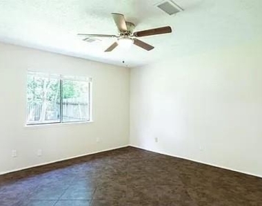 17519 Fieldglen Drive - Photo Thumbnail 14
