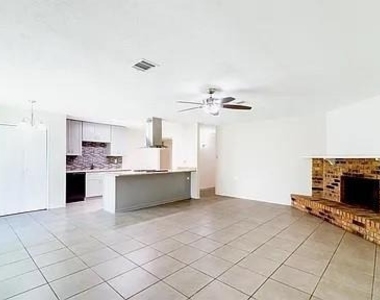 17519 Fieldglen Drive - Photo Thumbnail 4
