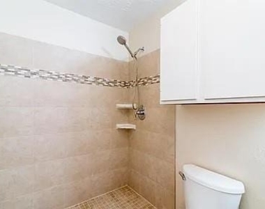 17519 Fieldglen Drive - Photo Thumbnail 16