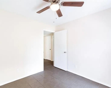 17519 Fieldglen Drive - Photo Thumbnail 9