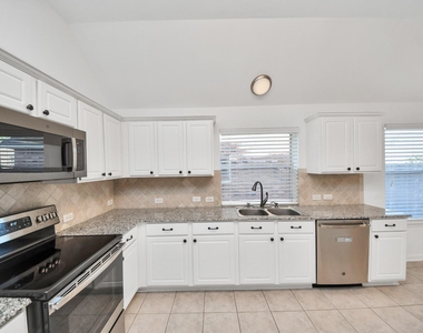 20510 Glademill Court - Photo Thumbnail 18