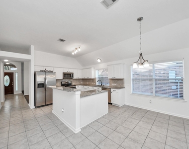 20510 Glademill Court - Photo Thumbnail 15